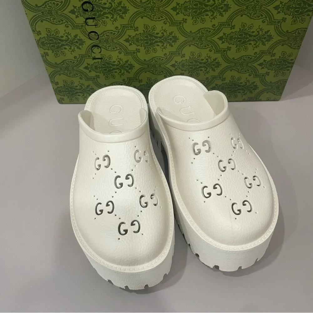 Gucci Women’s White Sandals - Picture 3 of 6